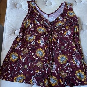 Cute twist at the bust flatters